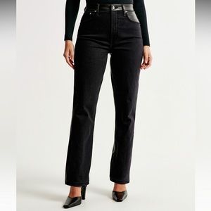 Mixed Fabric Curve Love Ultra High Rise 90s Straight Jean.